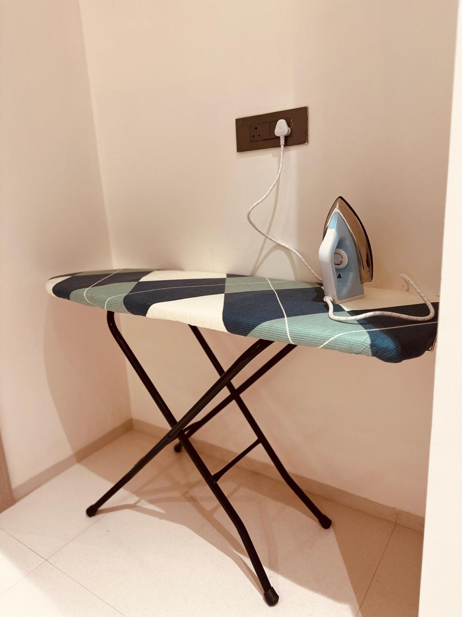 The Lodgers 2 Bhk Serviced Apartment Near Artemis Hospital Sector 57 Gurgaon - Nearest Metro Station Sector 54 Chowk Exterior photo
