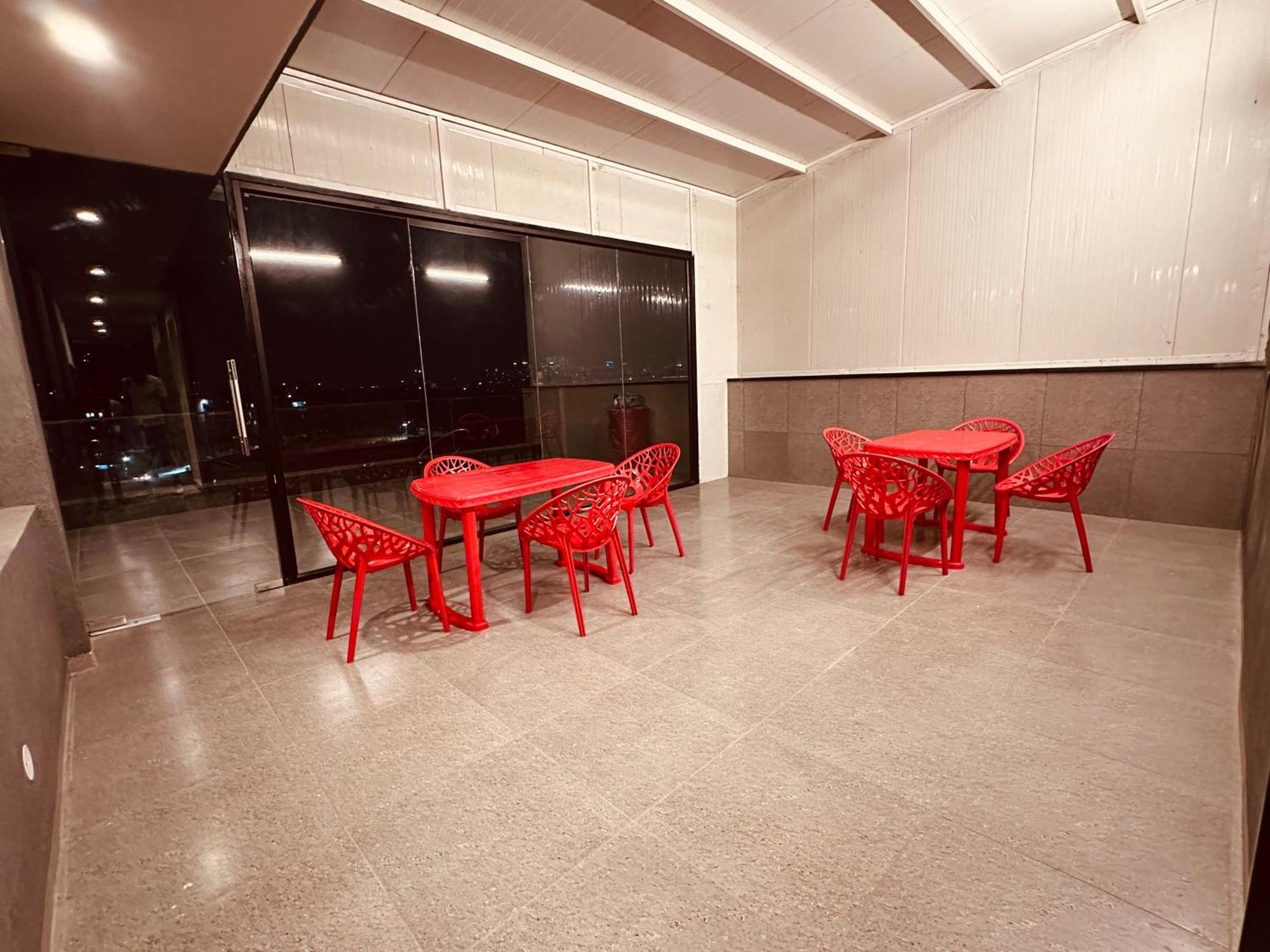 The Lodgers 2 Bhk Serviced Apartment Near Artemis Hospital Sector 57 Gurgaon - Nearest Metro Station Sector 54 Chowk Exterior photo